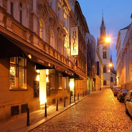 Numa Root Praga