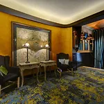 Numa Root Aparthotel 4*