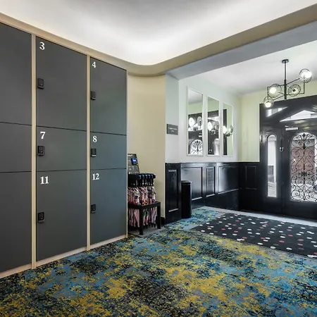 Numa Root 4* Prague