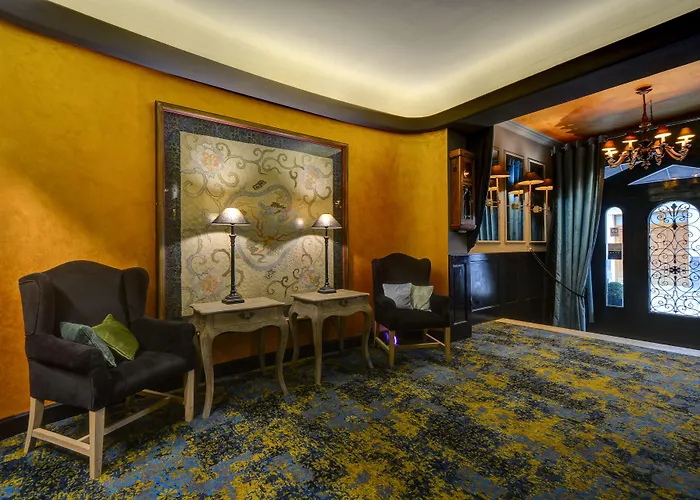 Numa Root Aparthotel 4*